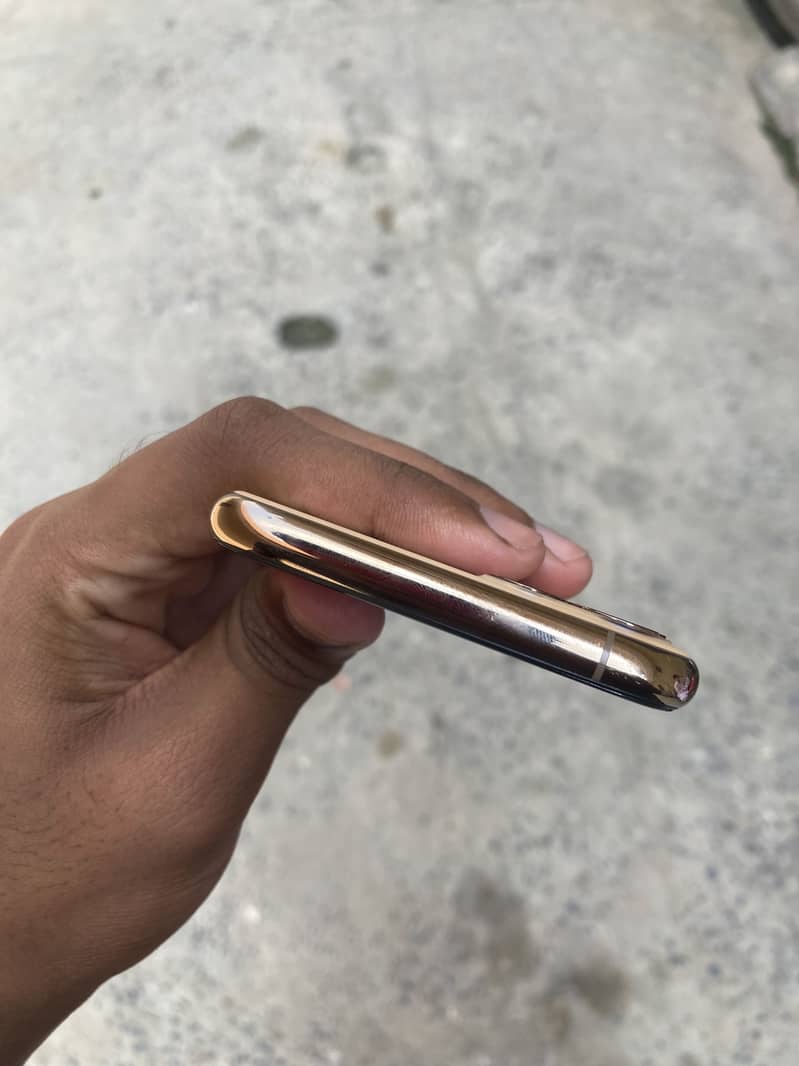 Apple iPhone 11 Pro 6