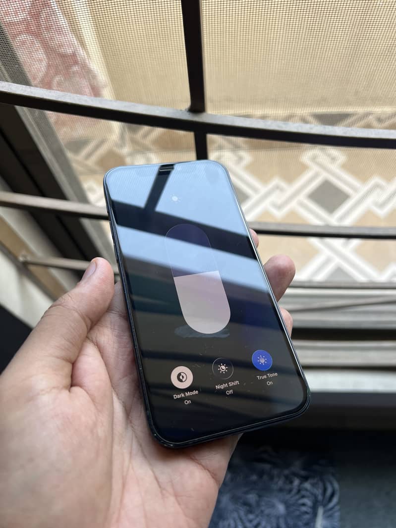 iPhone 12 3