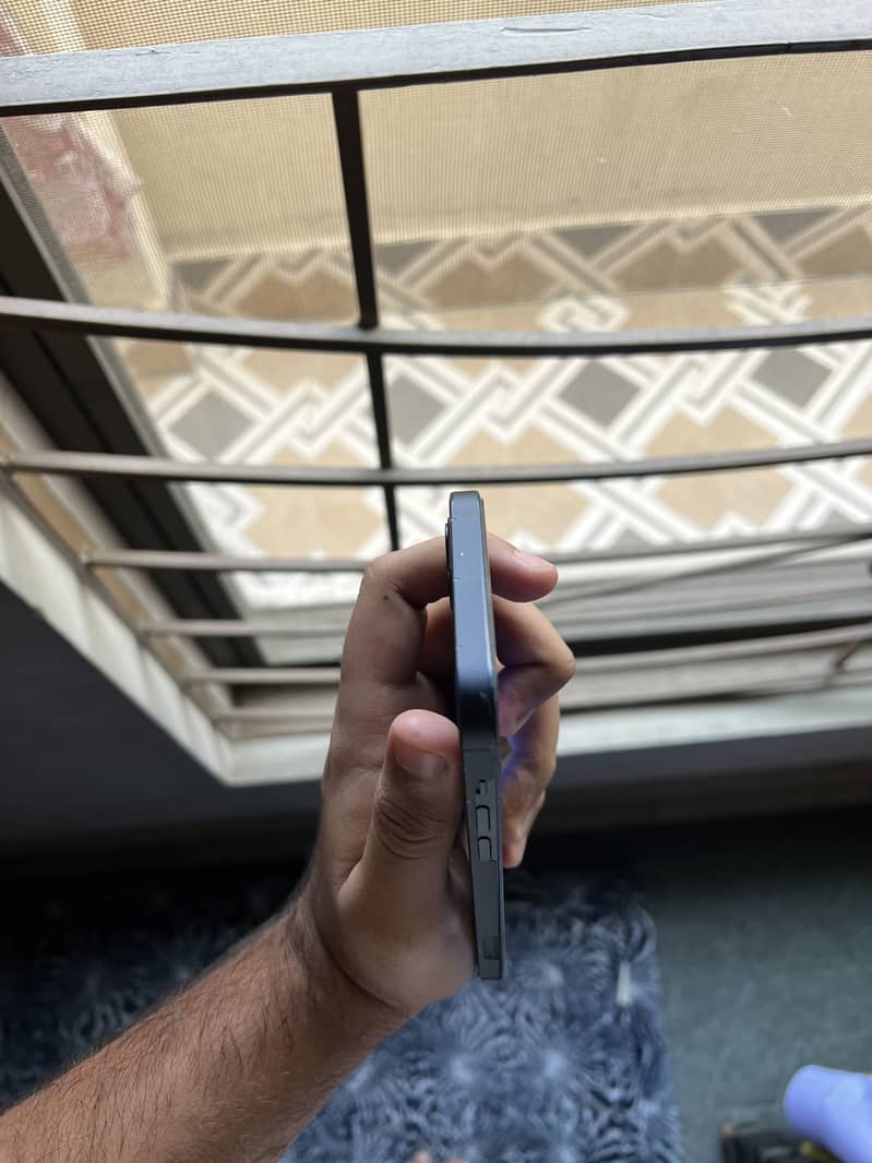 iPhone 12 8