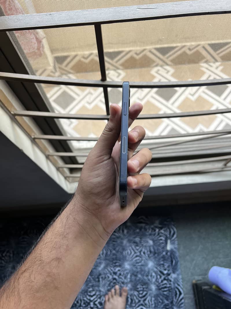 iPhone 12 13
