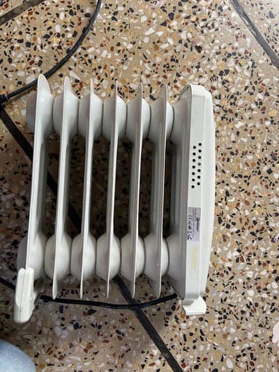 Electric Heater QNNECT-T Model ES130 | With Indicator Light | Used