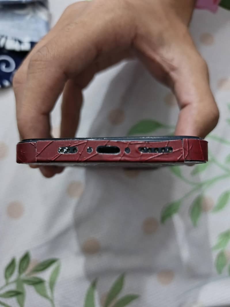 Apple iPhone 13 4