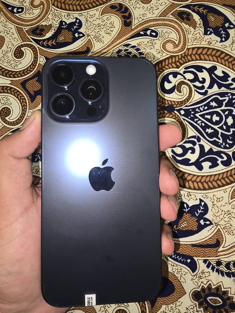 Apple iPhone 15 Pro Max 0