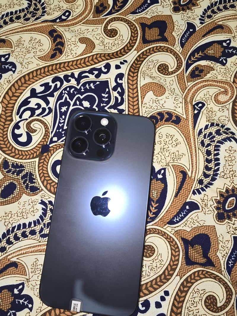 Apple iPhone 15 Pro Max 5