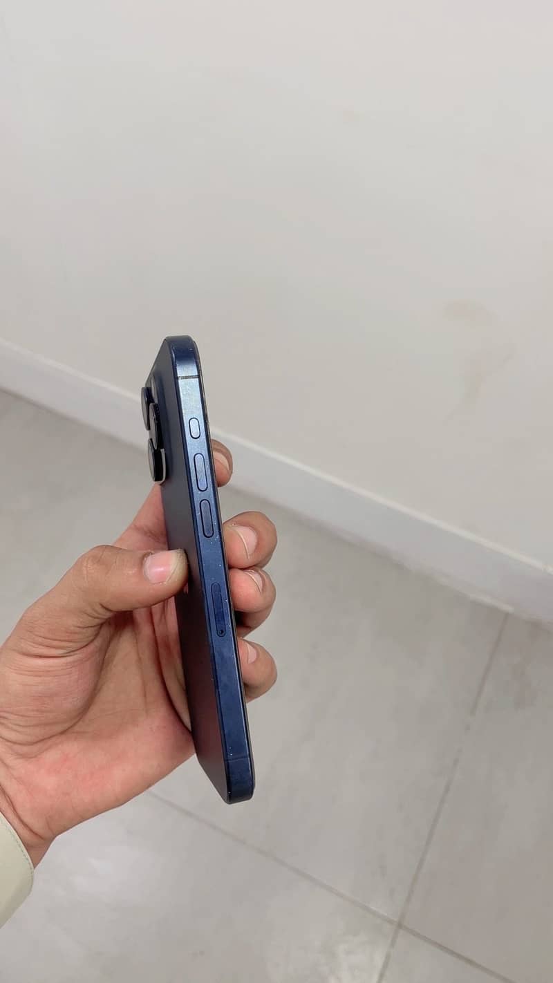 Apple iPhone 15 Pro 1