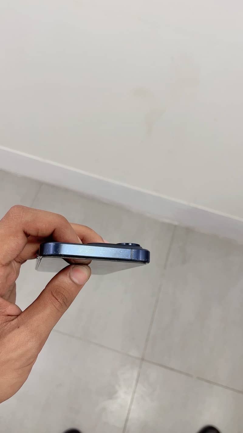 Apple iPhone 15 Pro 4