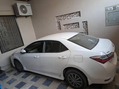 Toyota Corolla GLI 2018 Super White Color