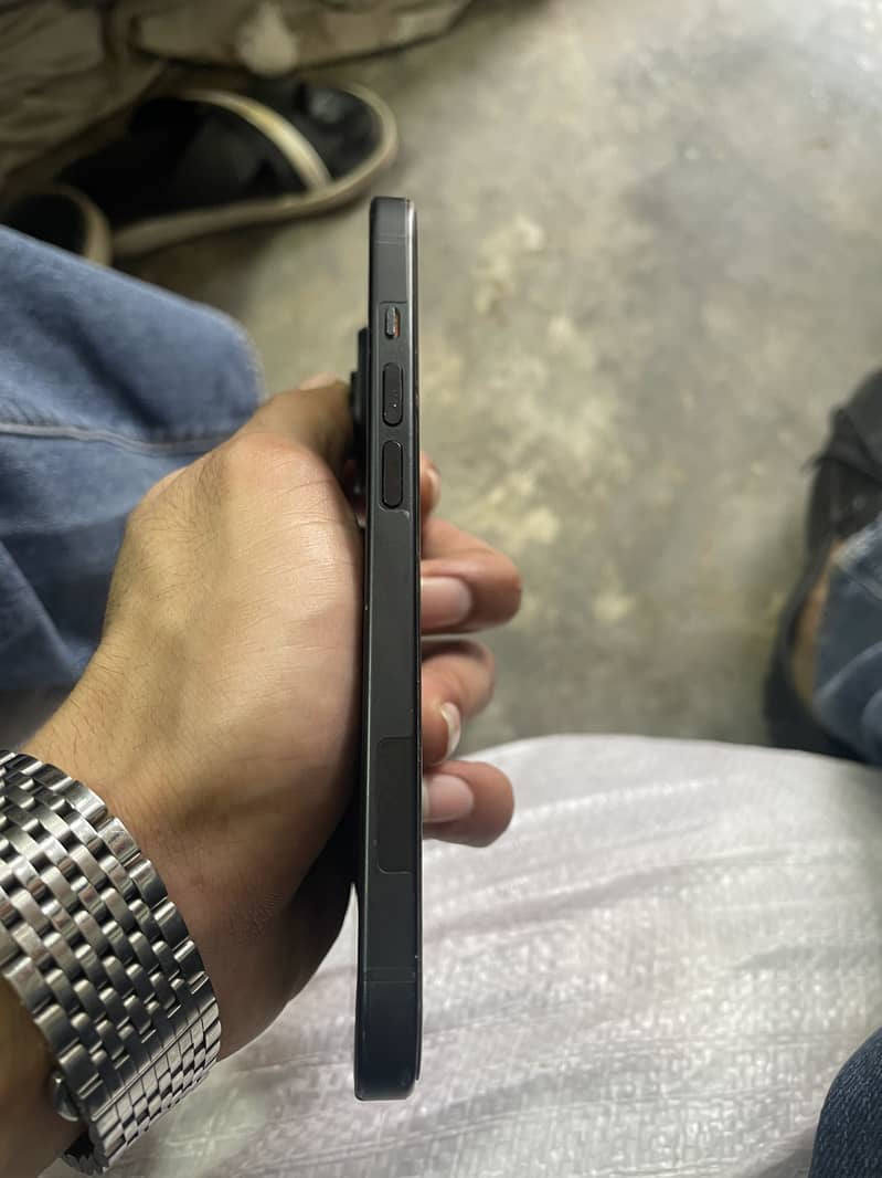 Apple iPhone 15 5