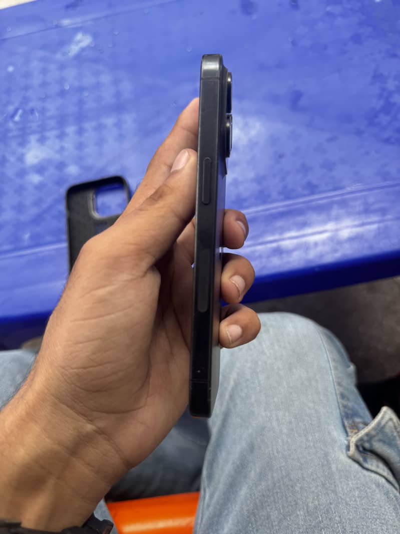 Apple iPhone 15 Pro 1