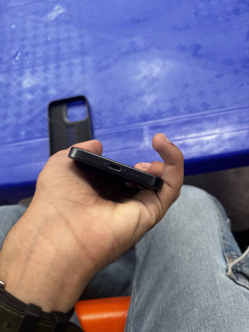 Apple iPhone 15 Pro 2
