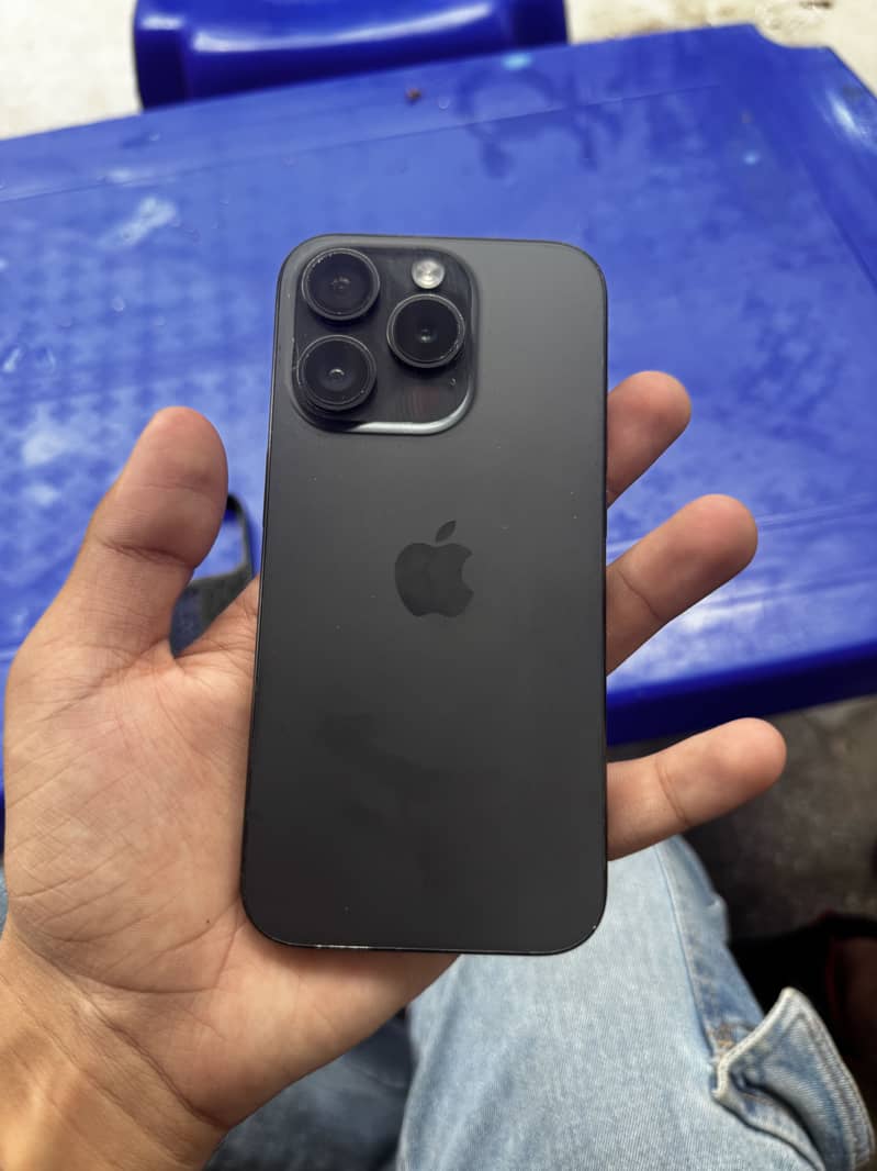 Apple iPhone 15 Pro 3