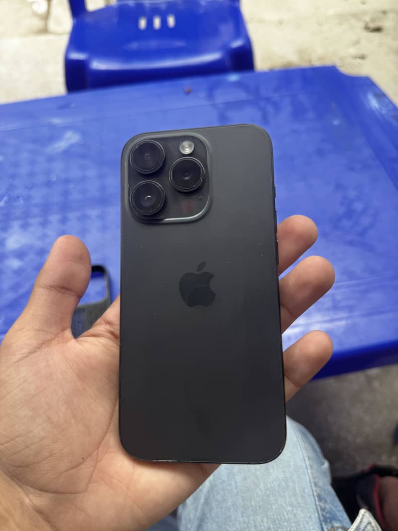 Apple iPhone 15 Pro 4