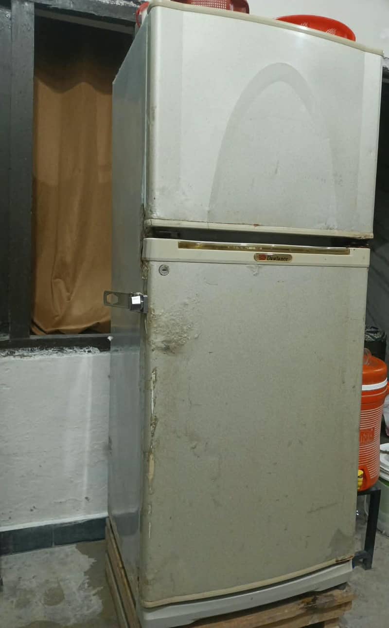 Refrigerator 0