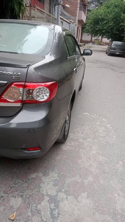 Toyota Corolla GLI 2013 total Genuine paint except 3 pieces