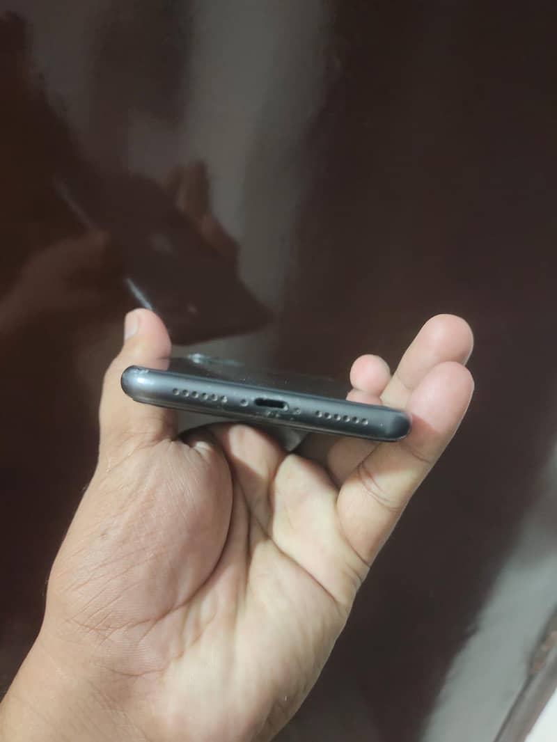 Apple iPhone 11 5