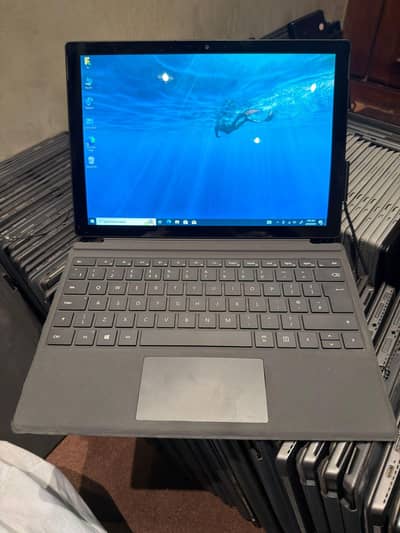 Microsoft Surface Laptop 2 | i7 8th Gen | 16GB RAM |Touc hscreen . .