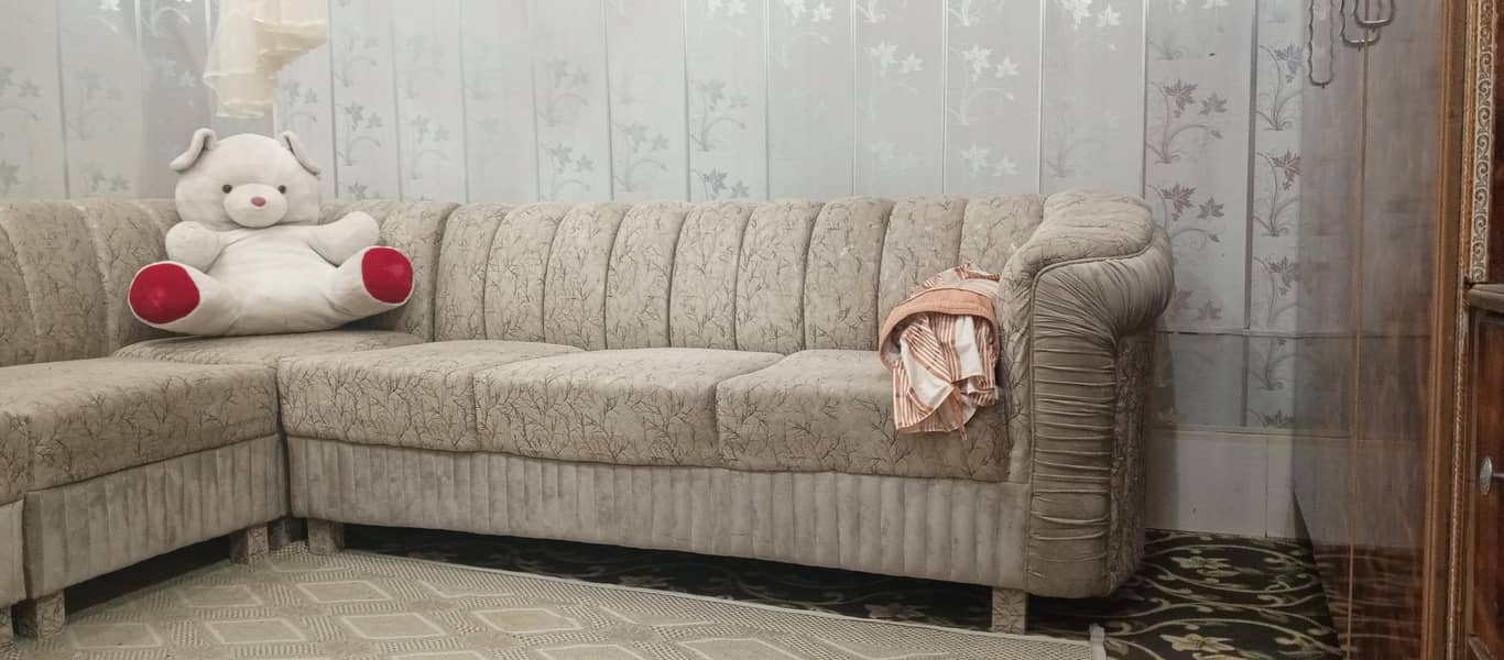 Beautiful L-Shape Sofa Set 0