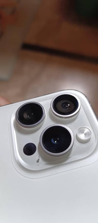 Apple iPhone 15 Pro factory unlocked