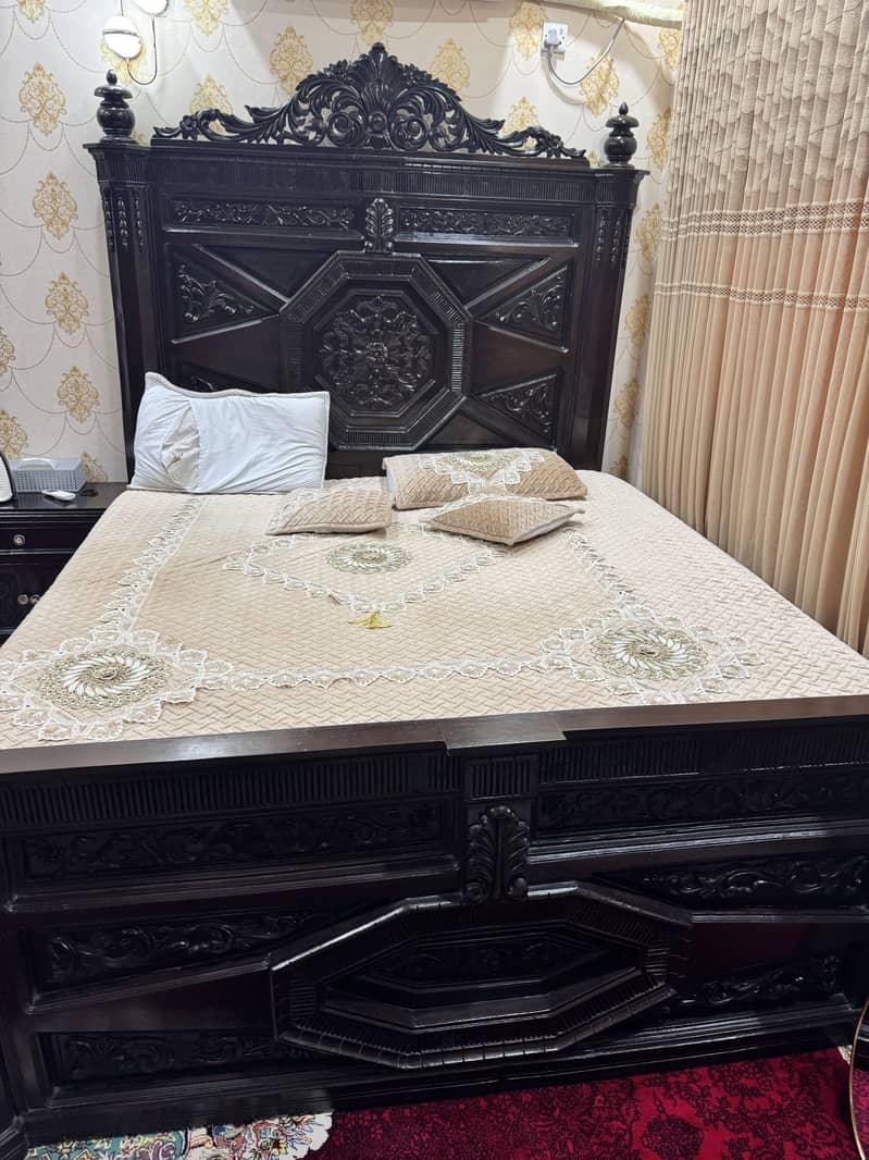 King size bed 1