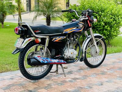 Honda CG 125 (2018) Model Black Edition