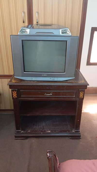 Sony  TV in good condition with trolley