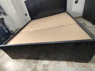 Bed, wardrobe,/ almari , 2 side table for sale