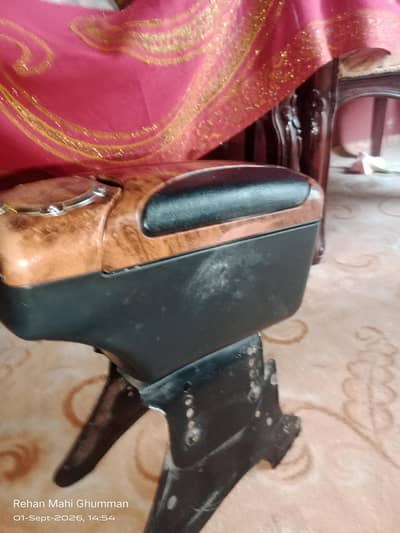 Mehran console box all ok but scratches ha thora