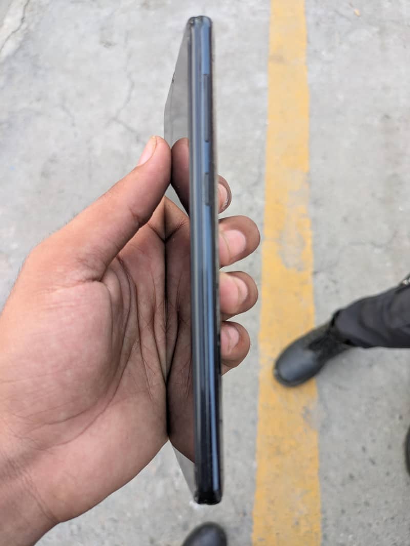 Samsung Mobile A30 3