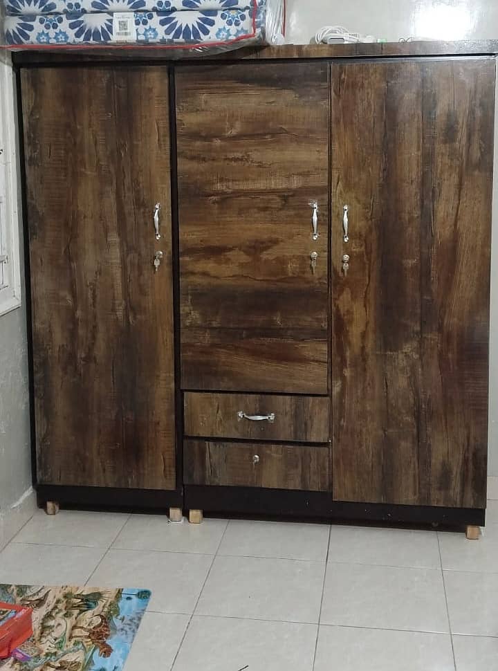 Wardrobse 10/10 condtion 2