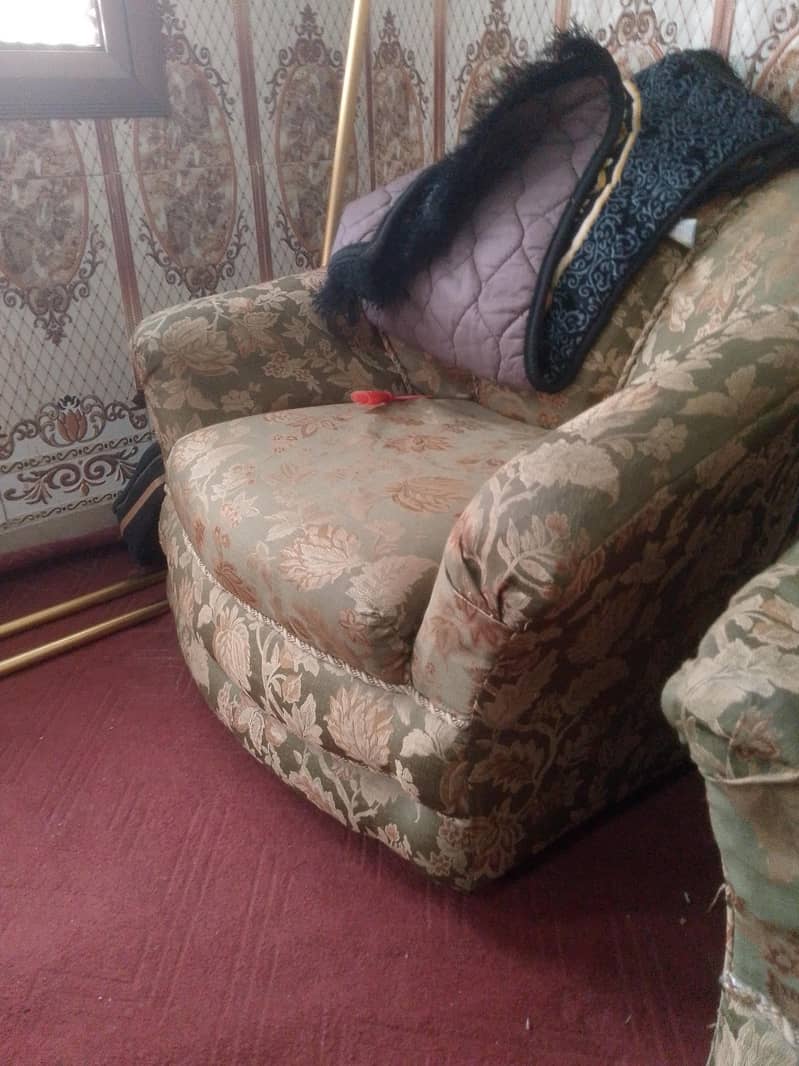 5 sattris sofa 0