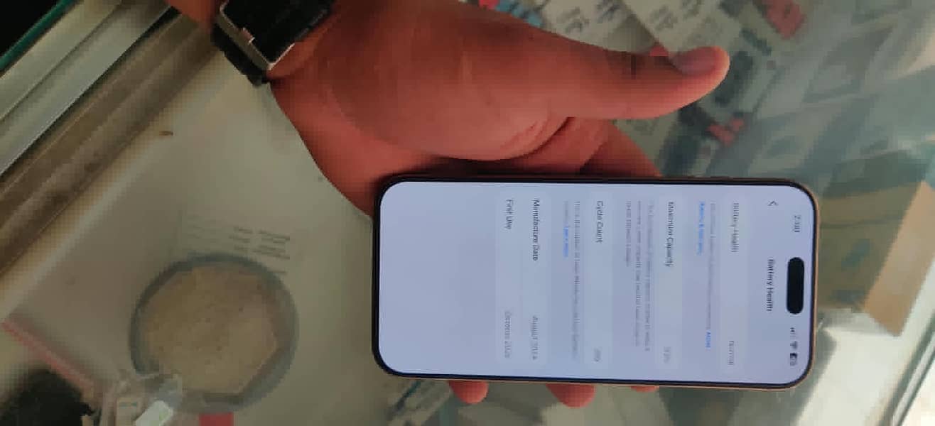 Apple iPhone 16 Pro Max 4