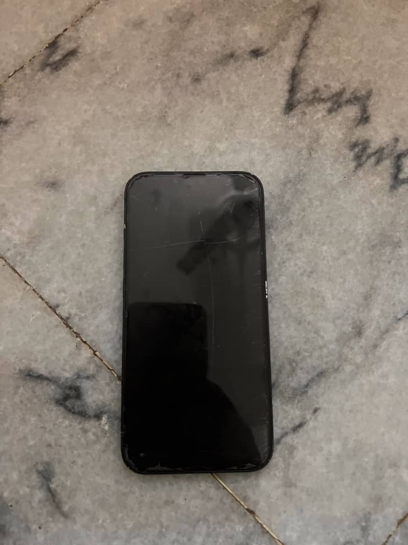 Apple iPhone 13 2