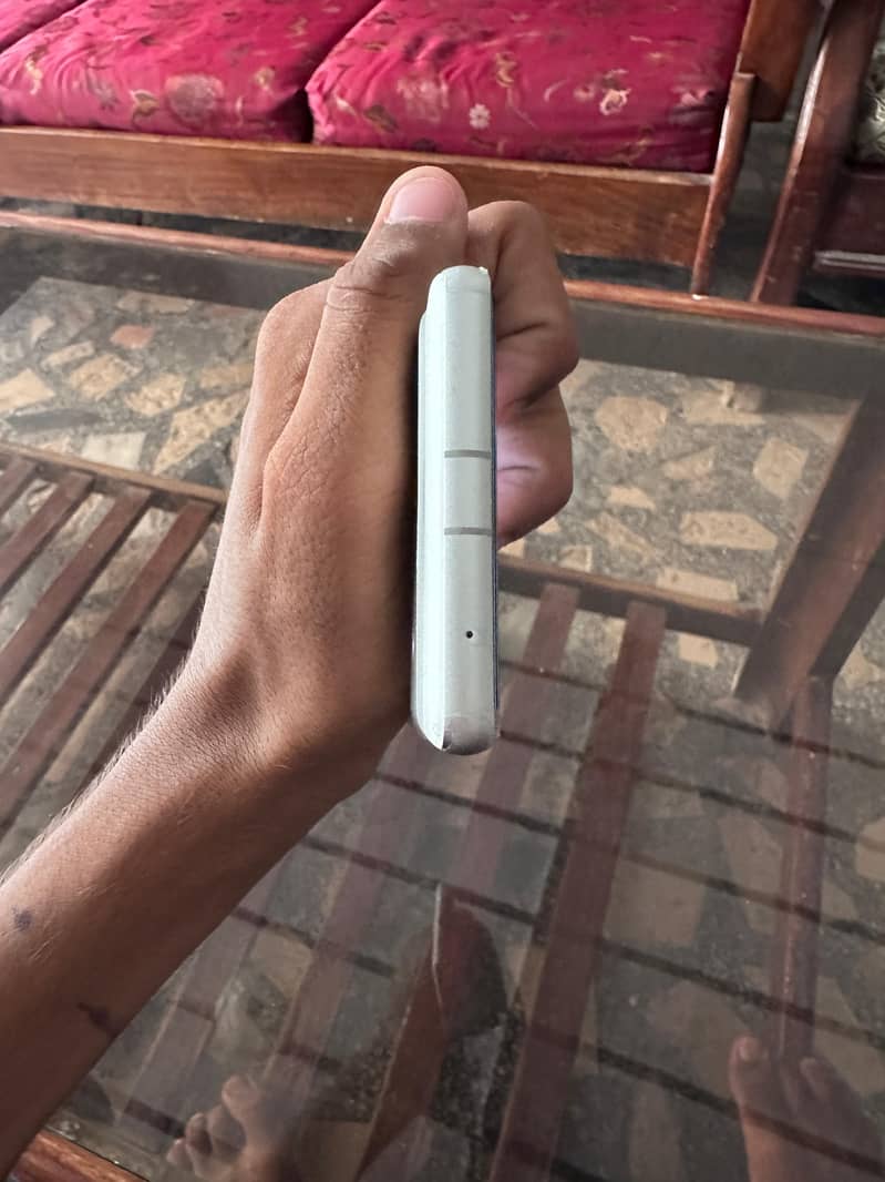 Google Pixel 7a 1