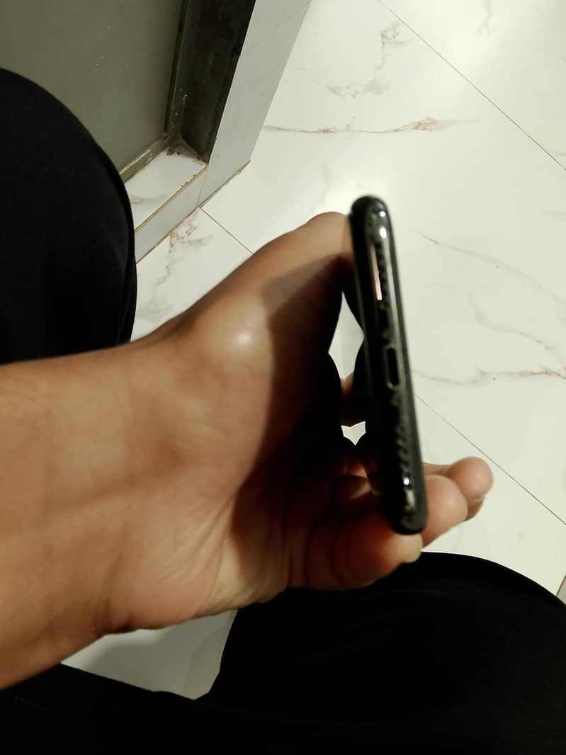 Apple iPhone X 0