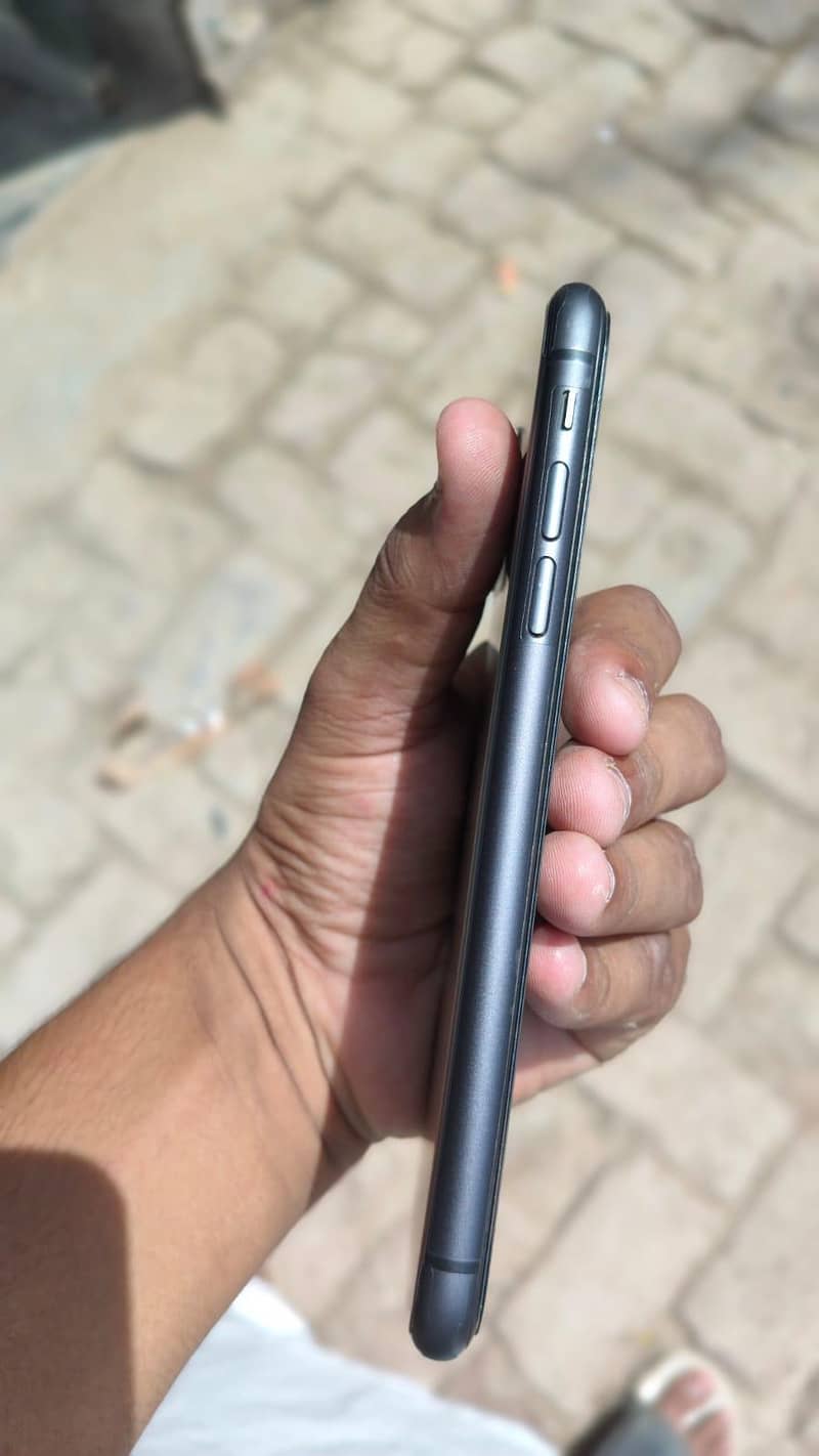 Apple iPhone 11 1