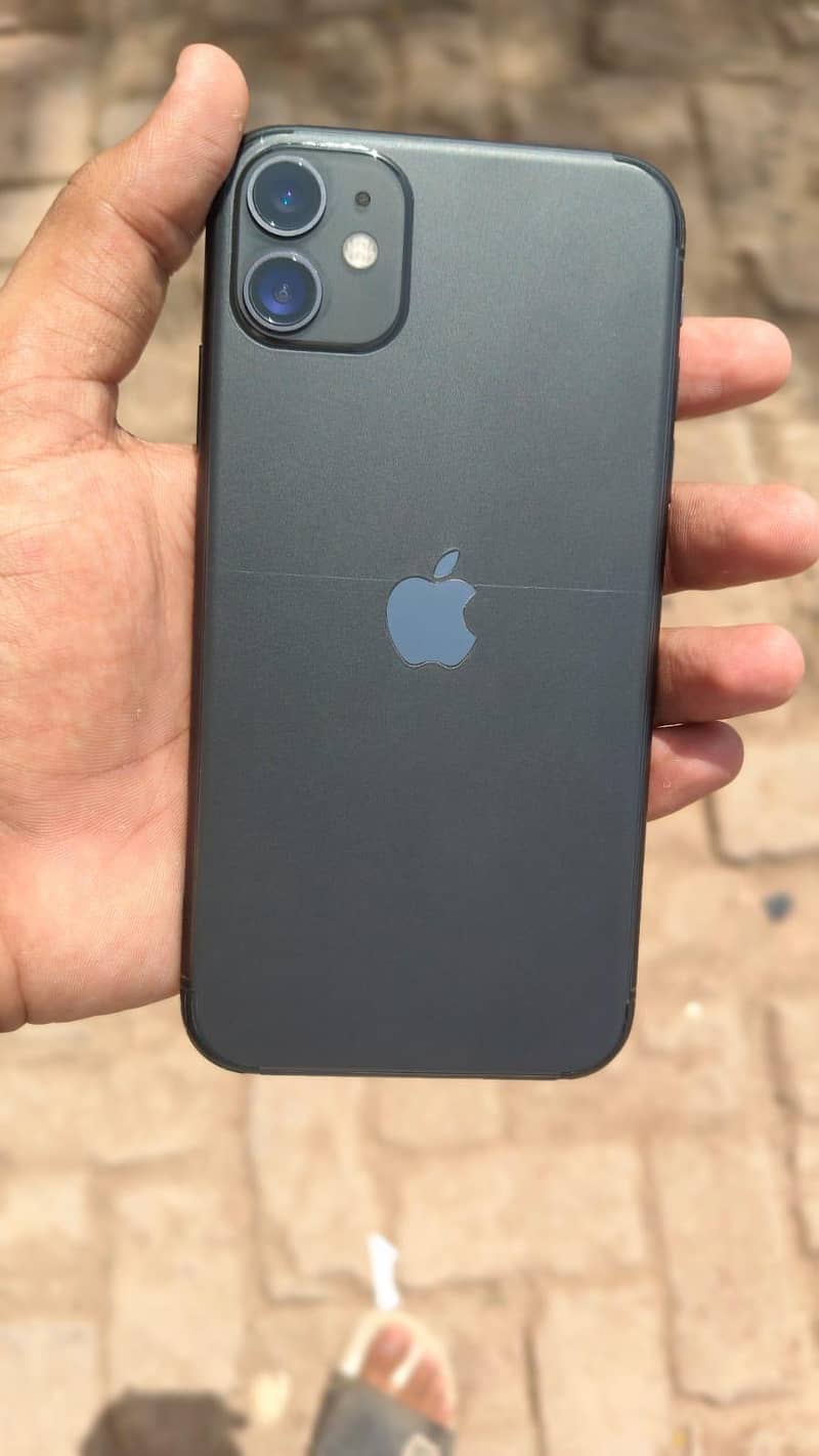 Apple iPhone 11 4