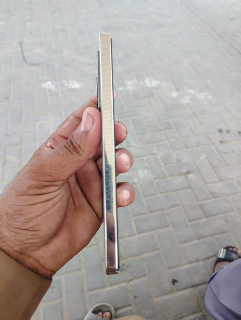 Infinix Note 40 4