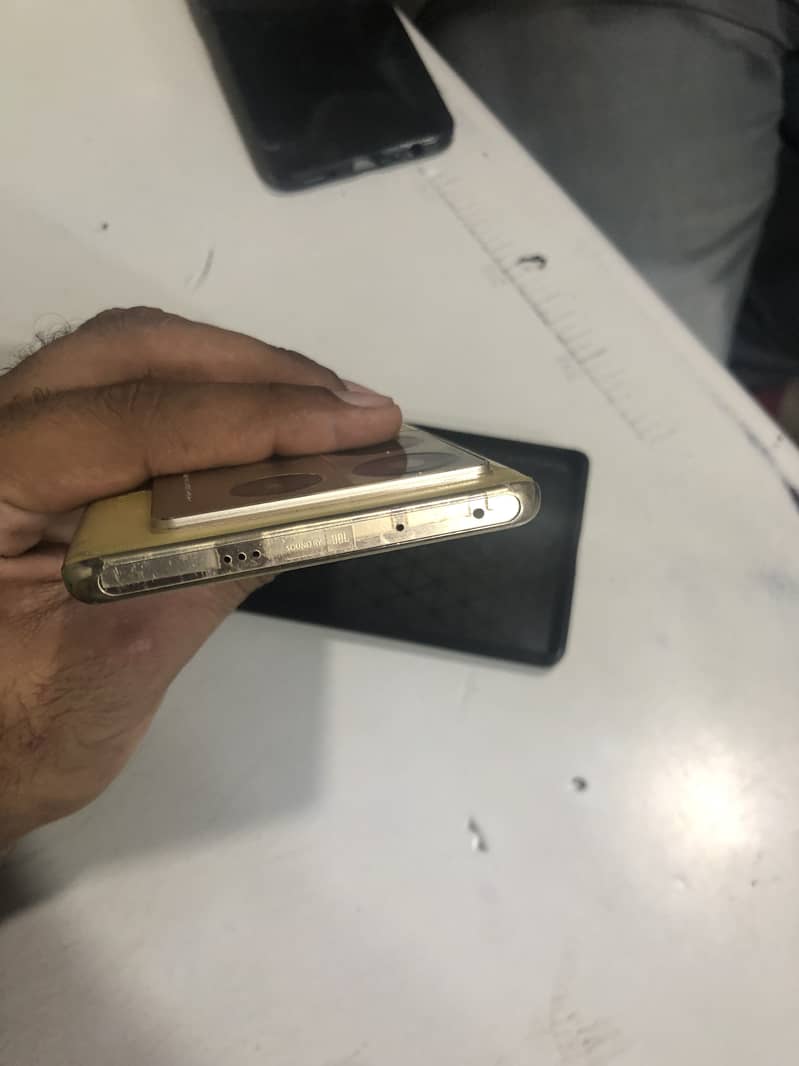 Infinix note 40 Pro 5
