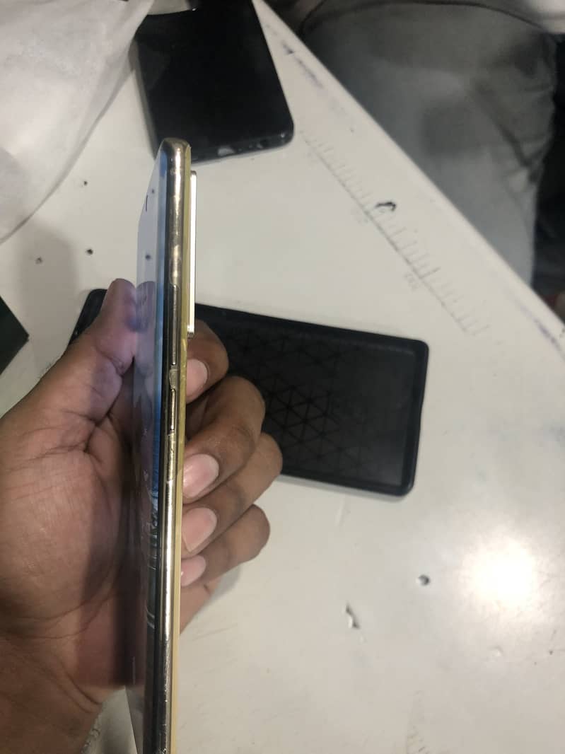 Infinix note 40 Pro 6