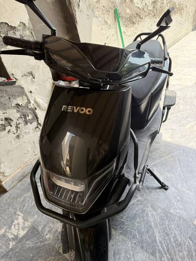like new revoo c32 electric scooty, electric Bike,Scooter 0309-5603169