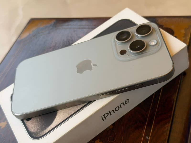 Apple iPhone 15 Pro 3