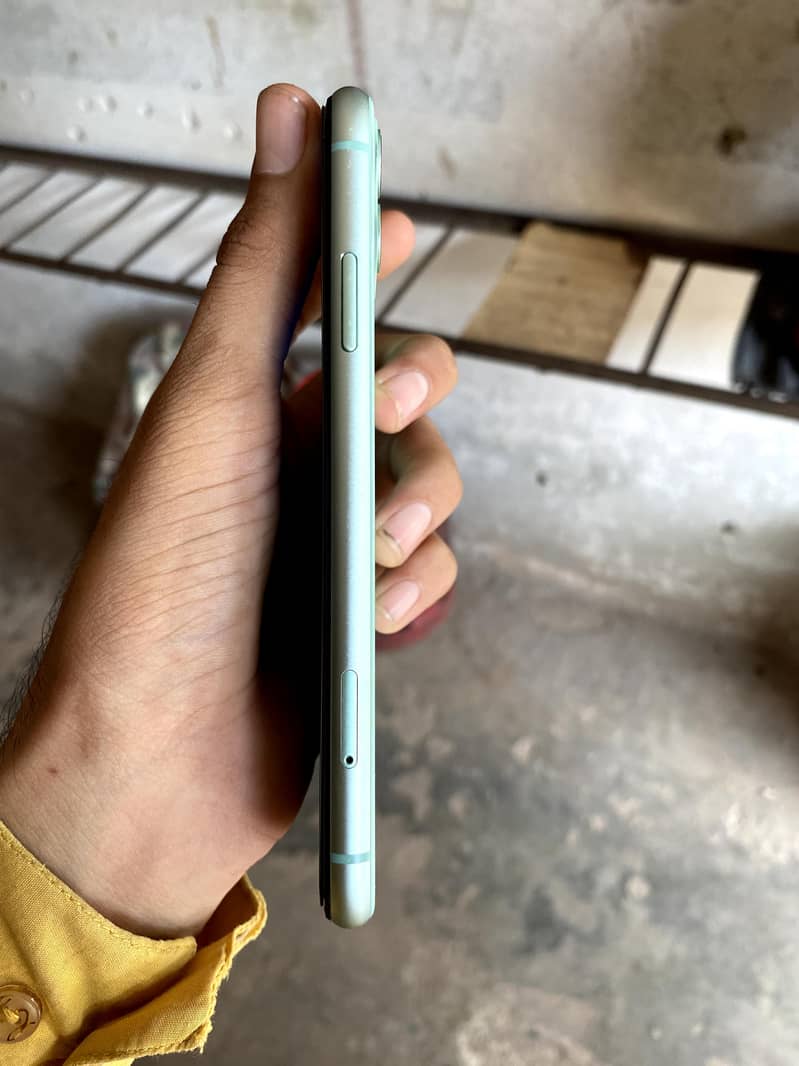 Apple iPhone 11 5