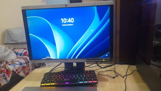 hp 22 inch lcd monitor for sale