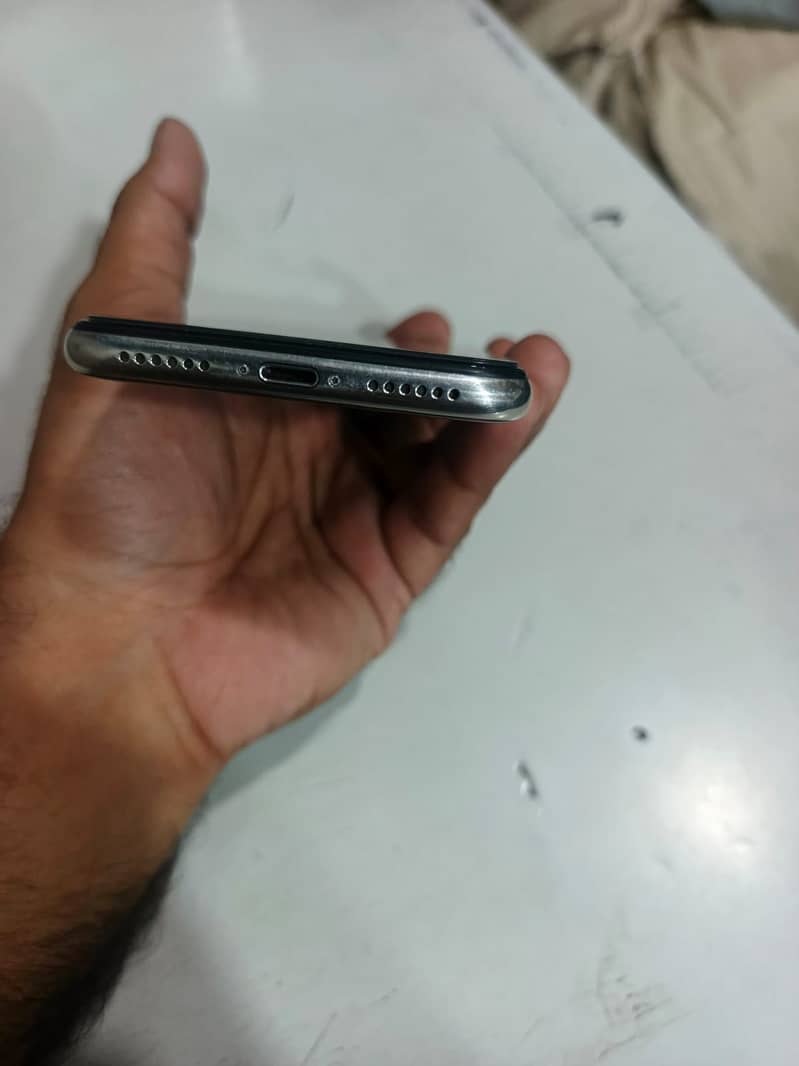 Apple iPhone X 3