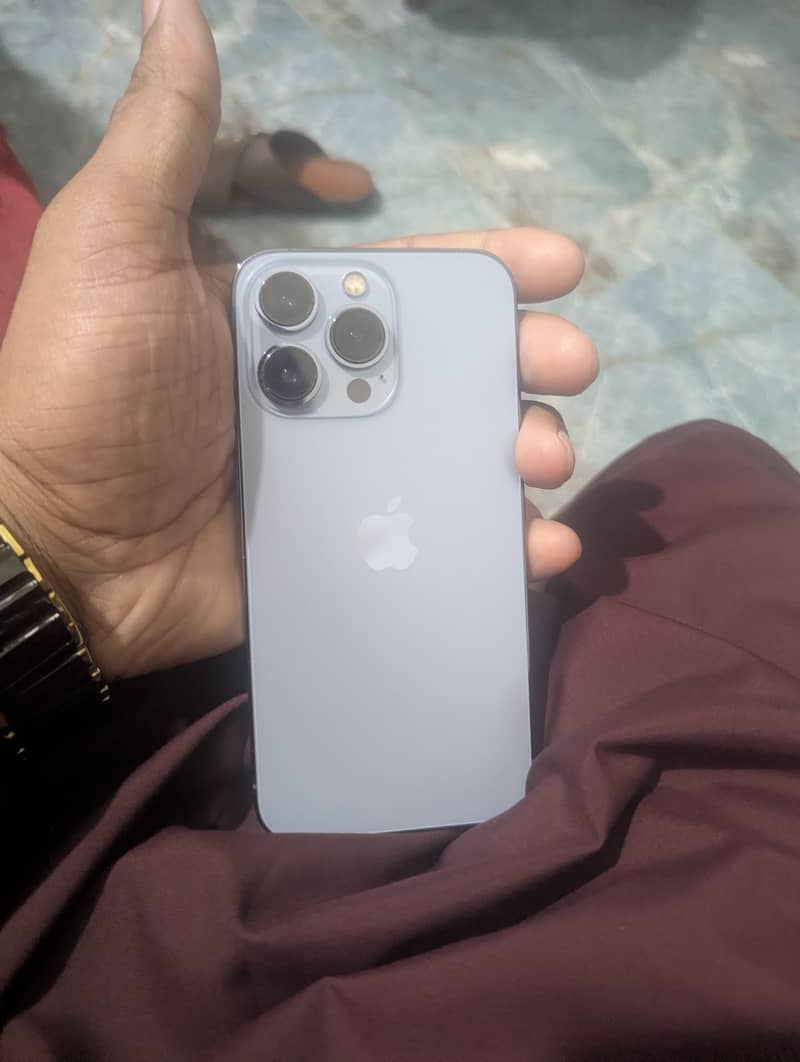 Apple iPhone 13 Pro Max 6