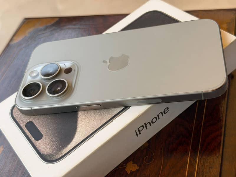 Apple iPhone 15 Pro 4
