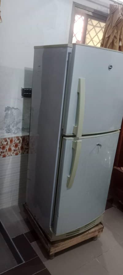 pel fridge for sale good condition need money