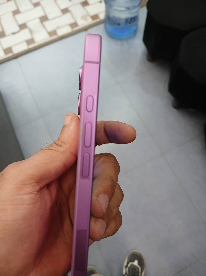 Apple iPhone 16 Plus 1