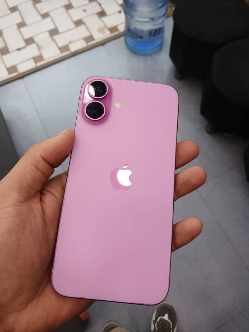 Apple iPhone 16 Plus 2