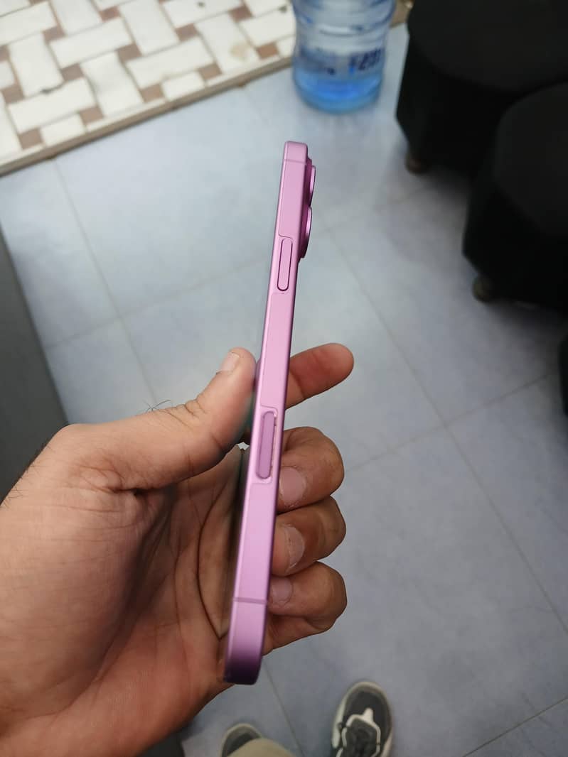 Apple iPhone 16 Plus 3